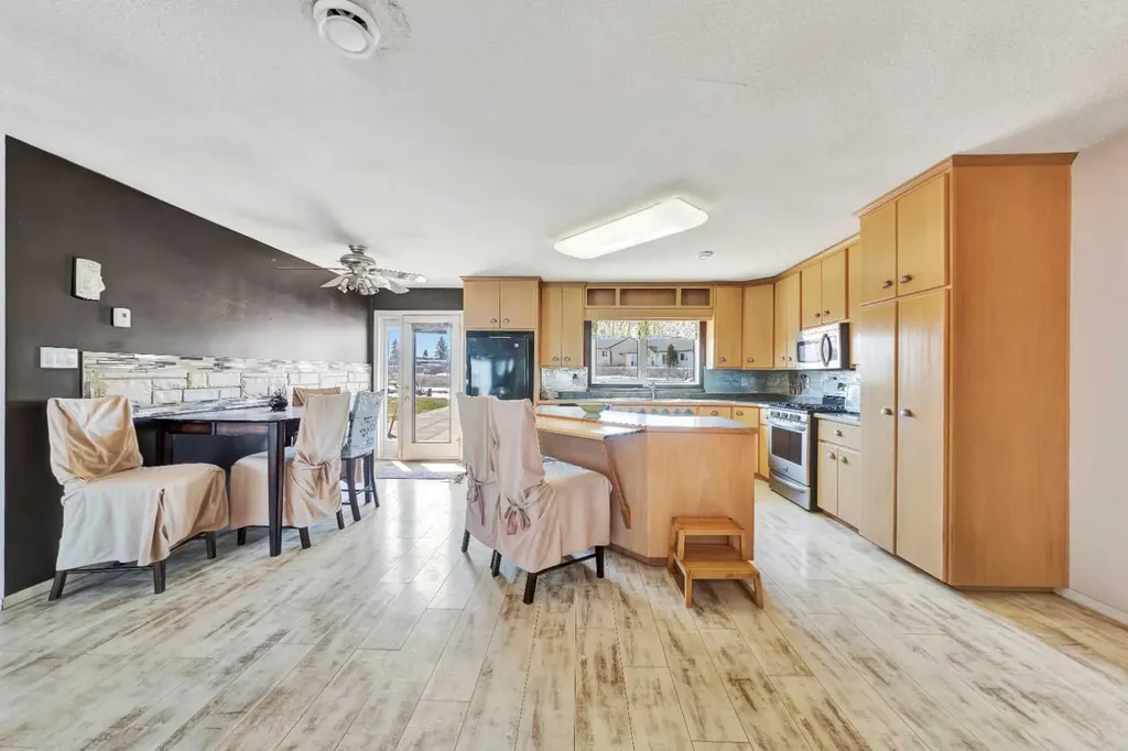 117 2 Avenue W Marshall SK S0M 1R0
