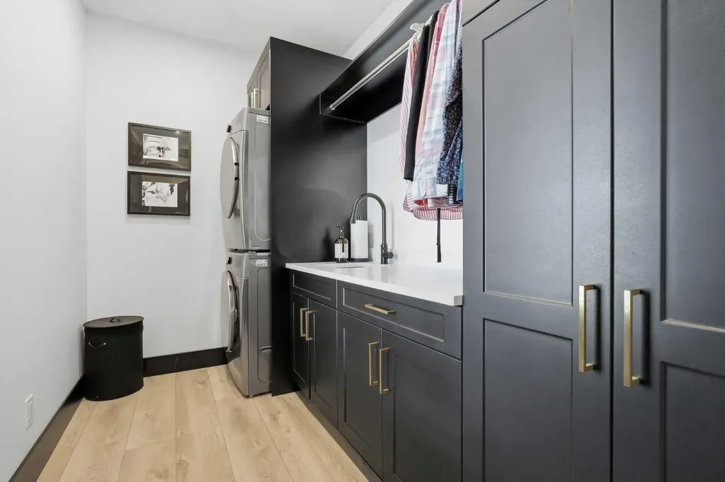 3 Shannon Mews Rural Foothills County AB T1S 5B4
