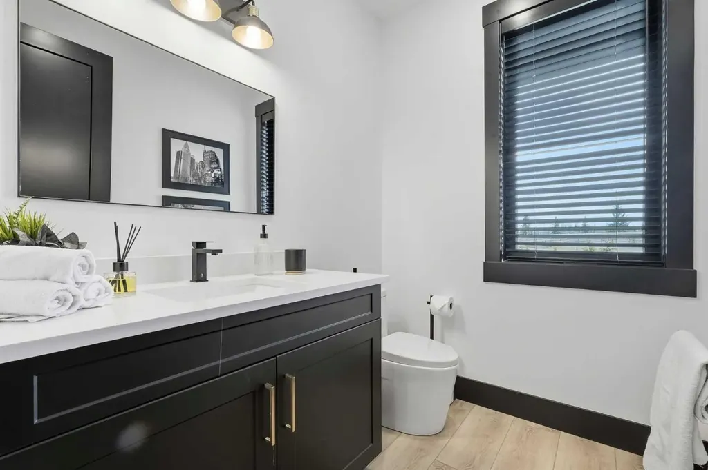 3 Shannon Mews Rural Foothills County AB T1S 5B4