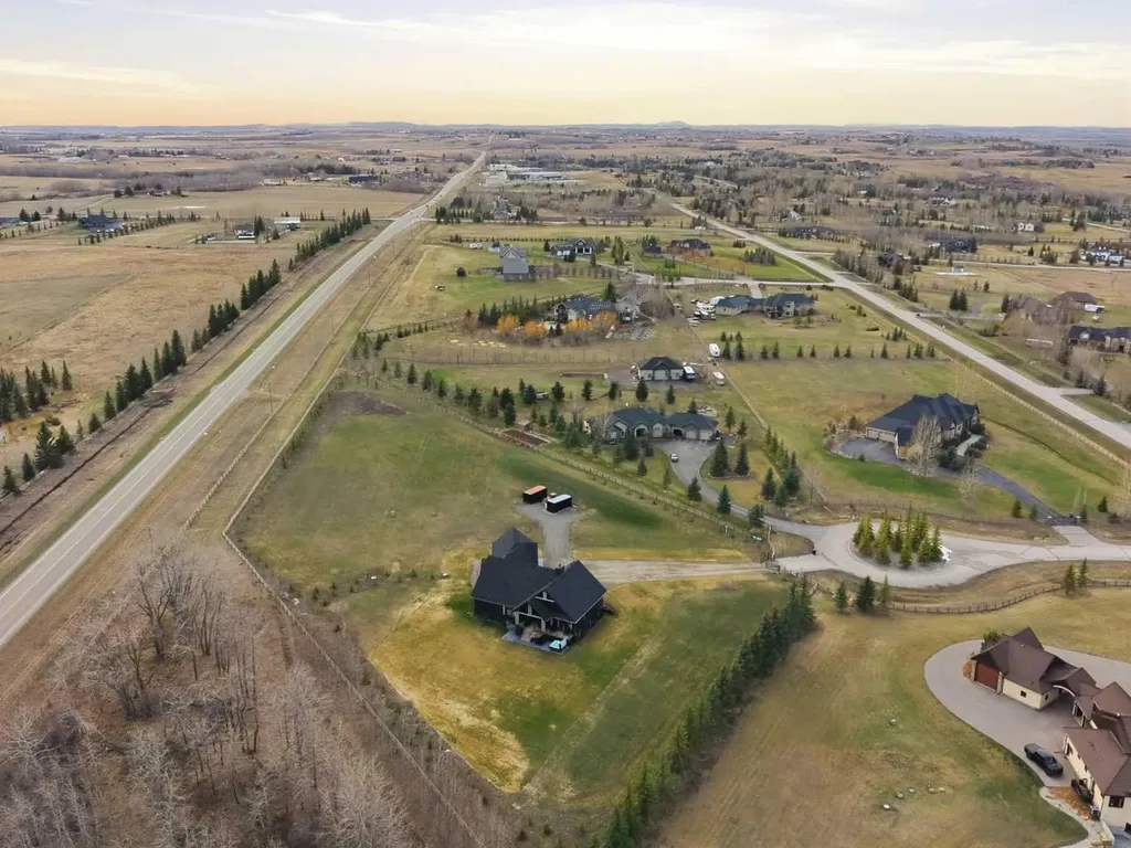 3 Shannon Mews Rural Foothills County AB T1S 5B4