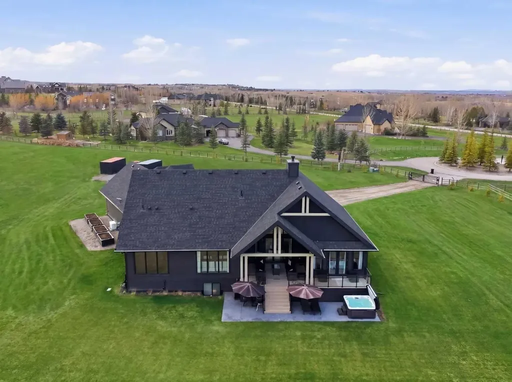 3 Shannon Mews Rural Foothills County AB T1S 5B4