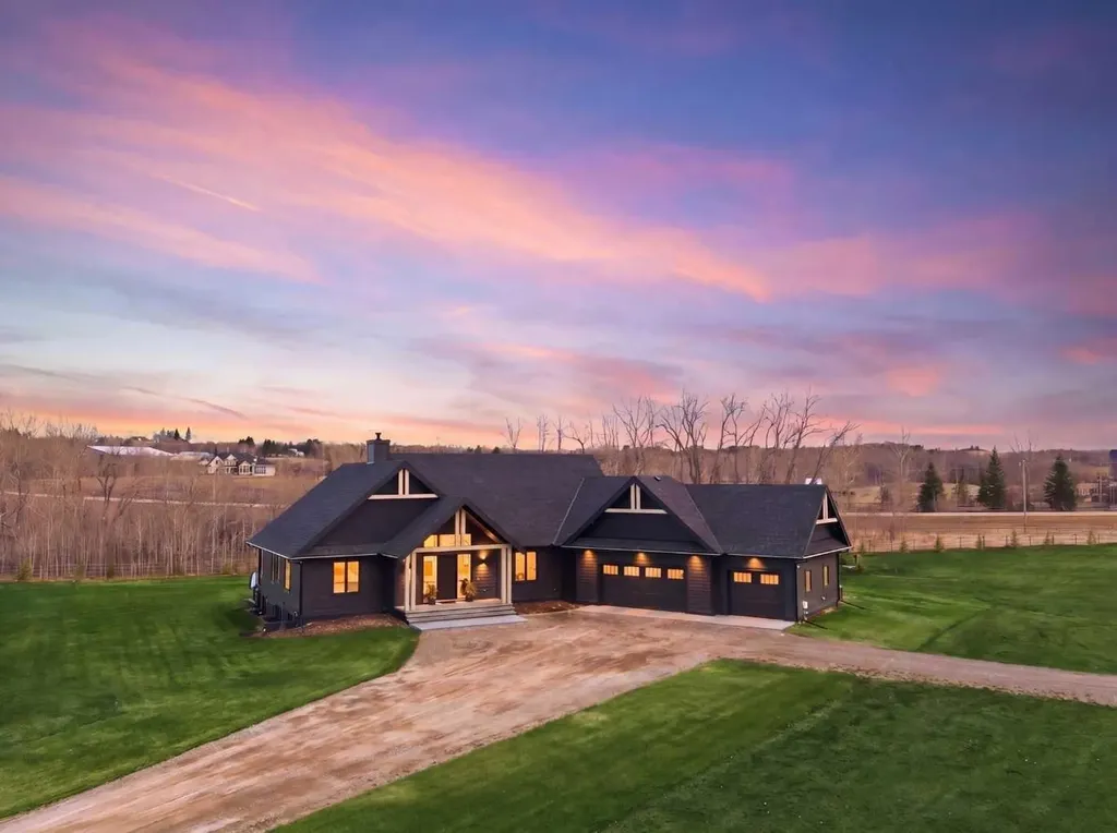 3 Shannon Mews Rural Foothills County AB T1S 5B4