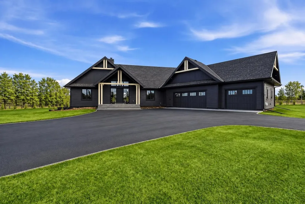 3 Shannon Mews Rural Foothills County AB T1S 5B4