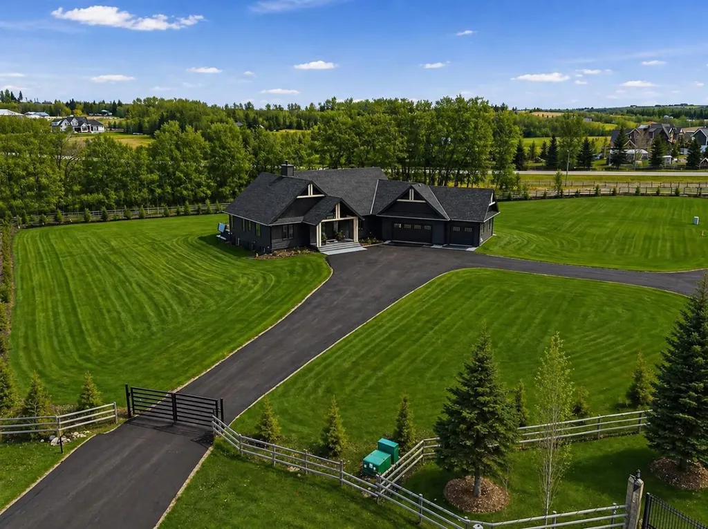 3 Shannon Mews Rural Foothills County AB T1S 5B4