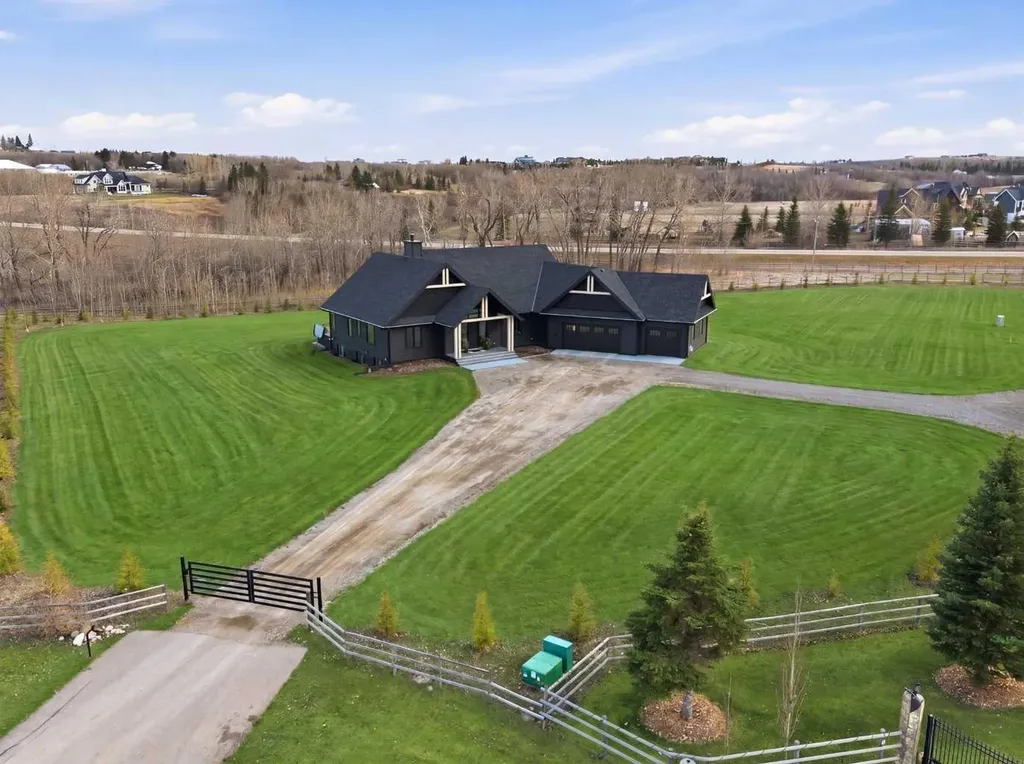 3 Shannon Mews Rural Foothills County AB T1S 5B4