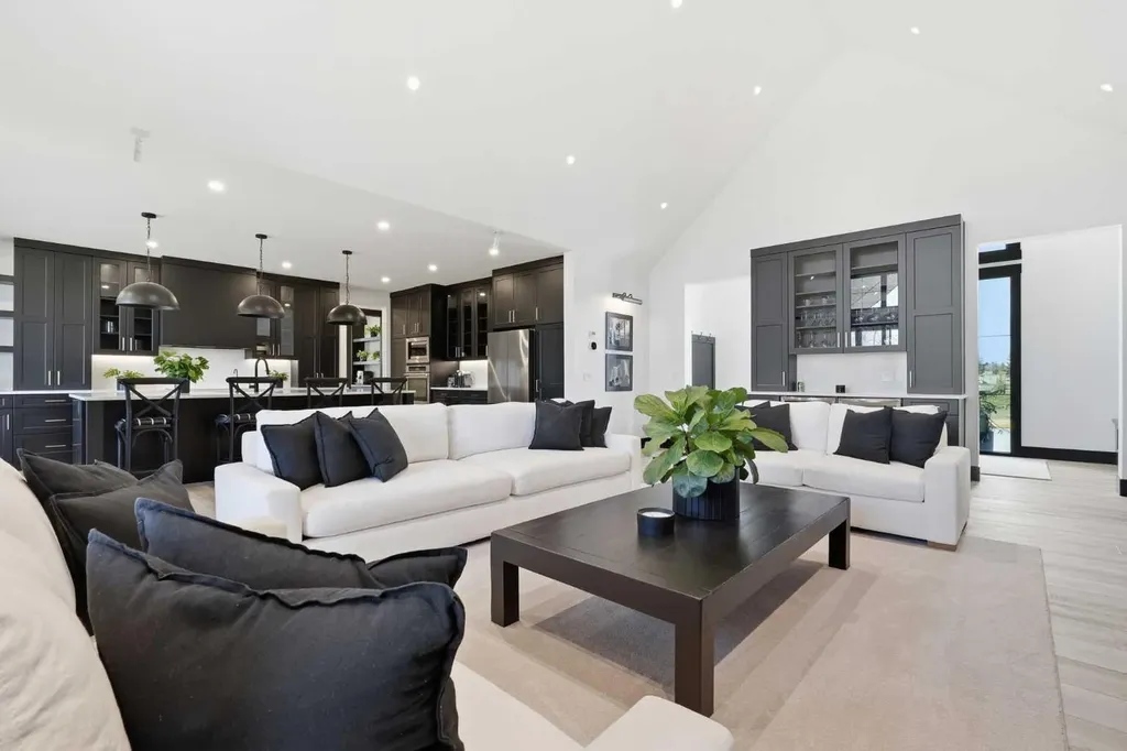 3 Shannon Mews Rural Foothills County AB T1S 5B4