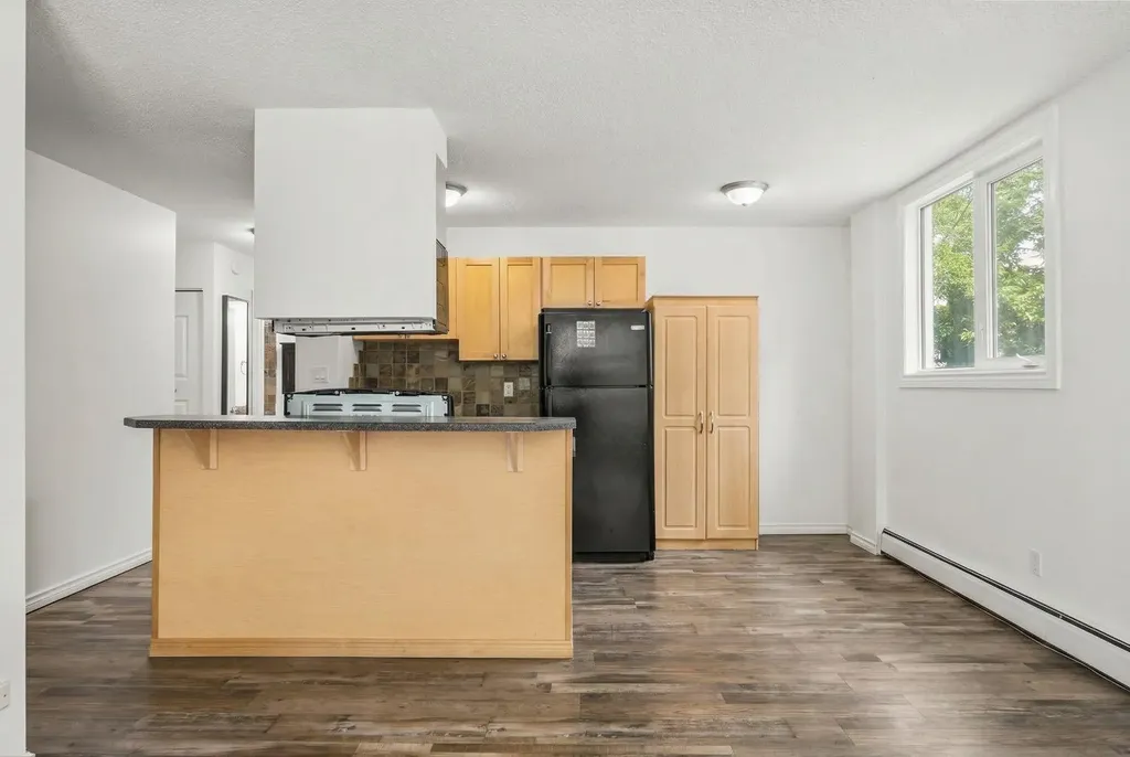 1312 13 Avenue SW Calgary AB T3C 0T3
