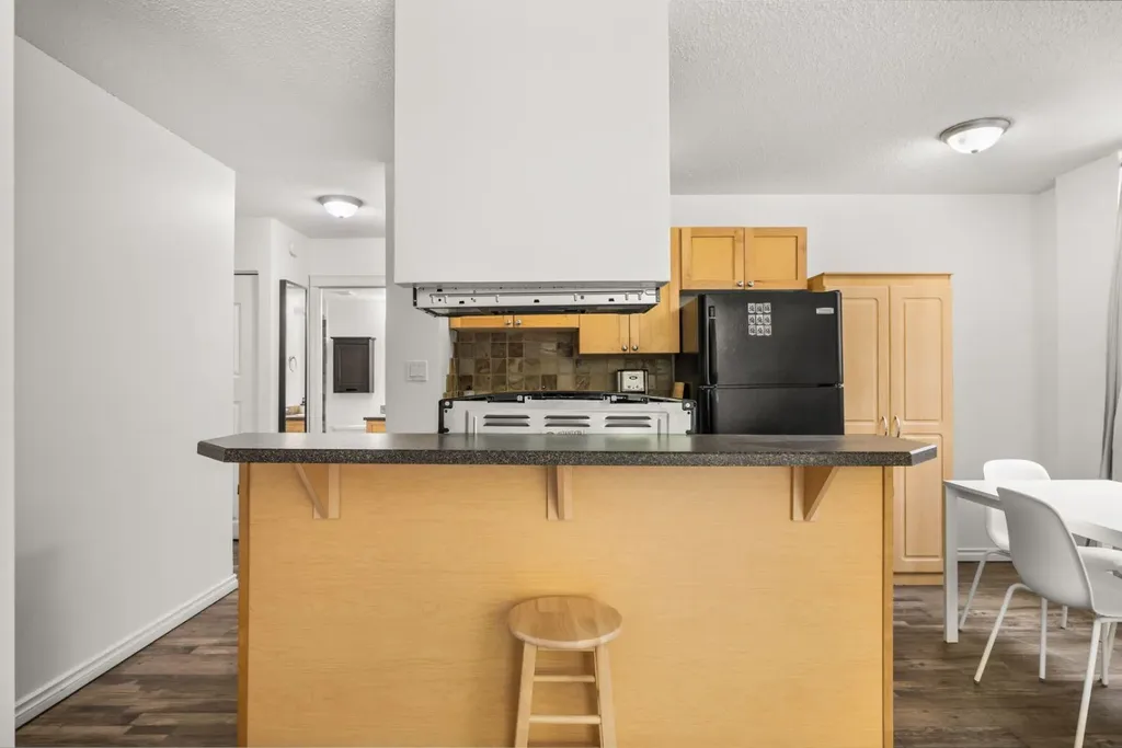 1312 13 Avenue SW Calgary AB T3C 0T3