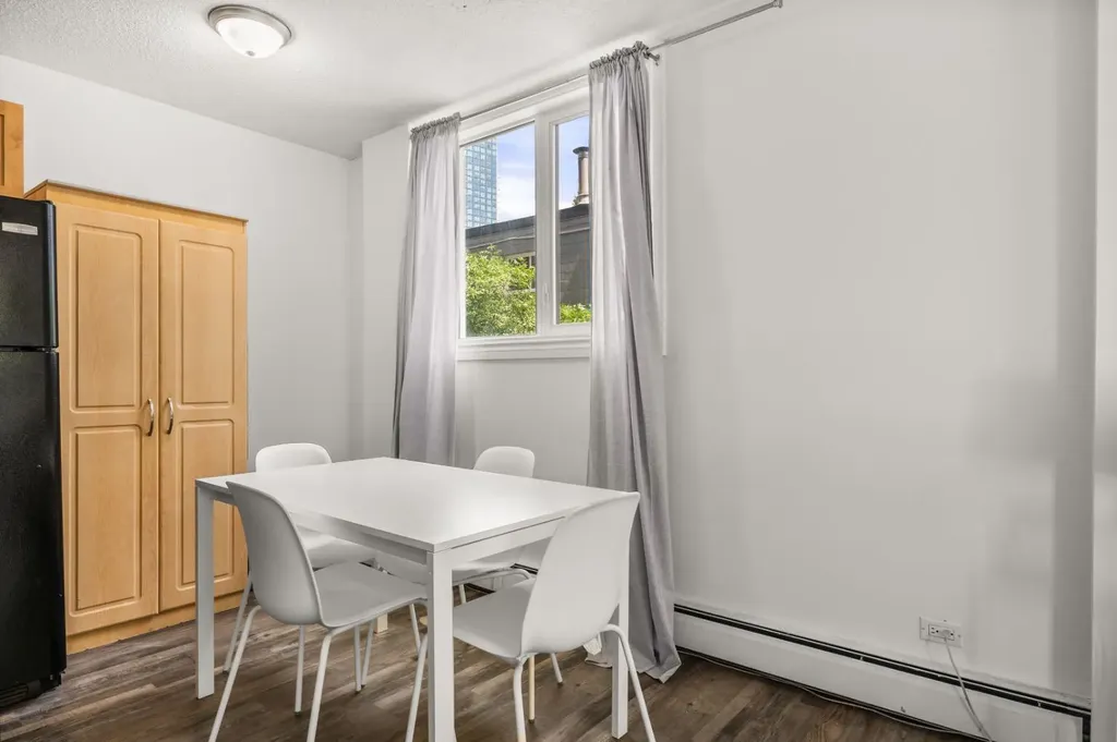1312 13 Avenue SW Calgary AB T3C 0T3