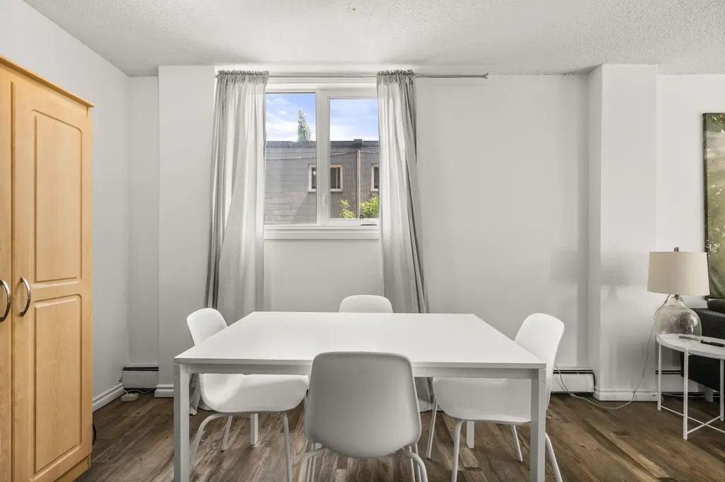 1312 13 Avenue SW Calgary AB T3C 0T3