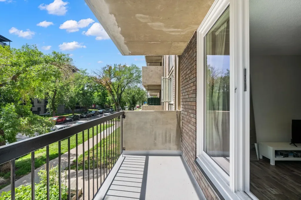 1312 13 Avenue SW Calgary AB T3C 0T3