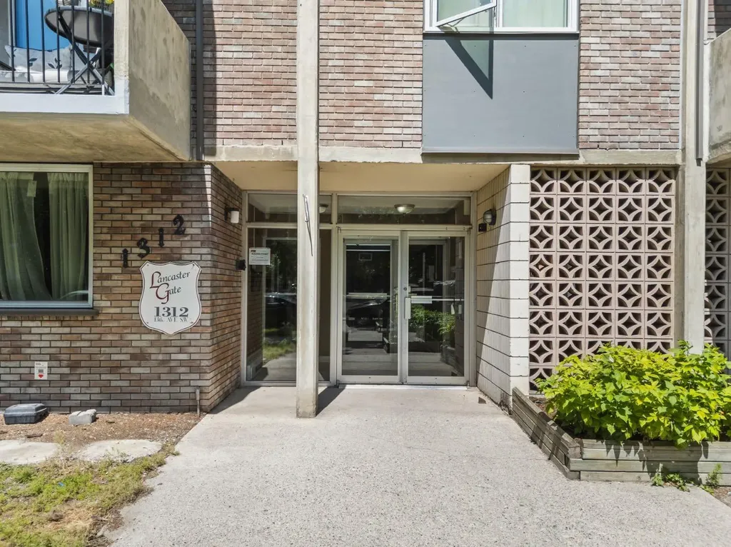 1312 13 Avenue SW Calgary AB T3C 0T3