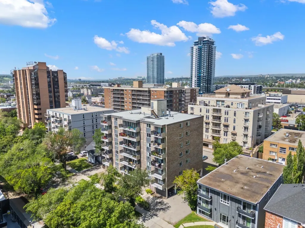 1312 13 Avenue SW Calgary AB T3C 0T3