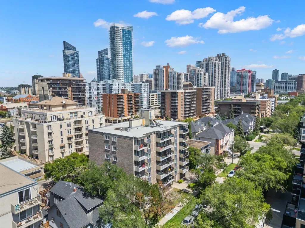 1312 13 Avenue SW Calgary AB T3C 0T3