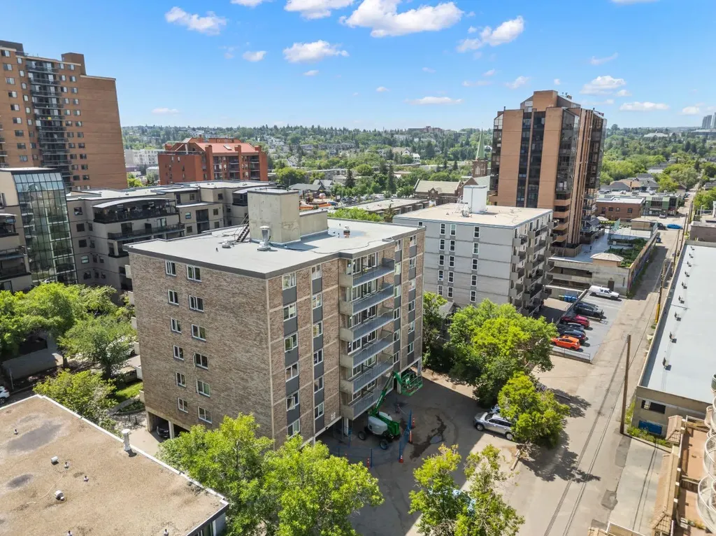 1312 13 Avenue SW Calgary AB T3C 0T3