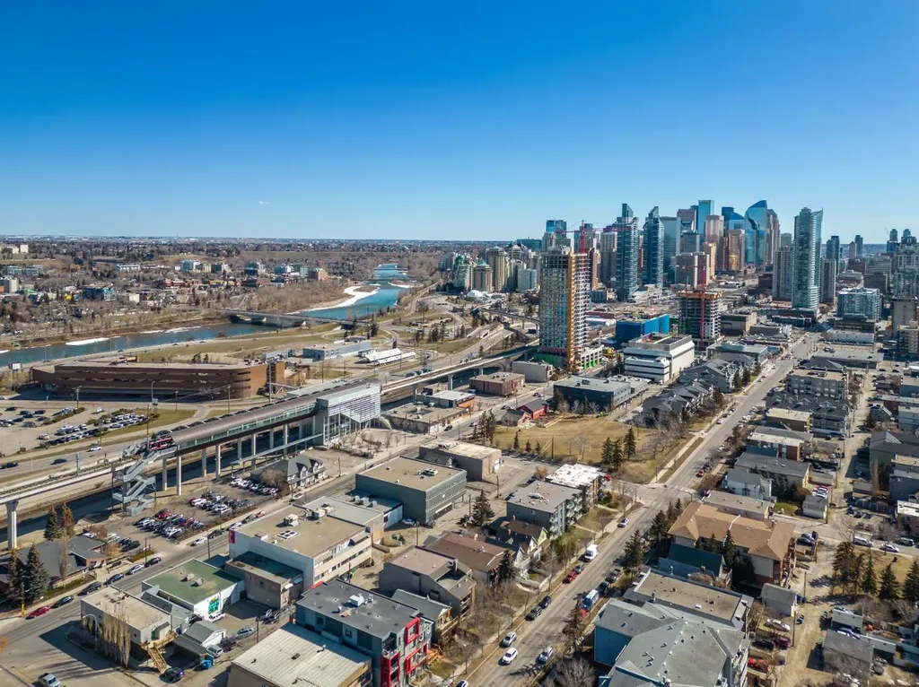 1312 13 Avenue SW Calgary AB T3C 0T3