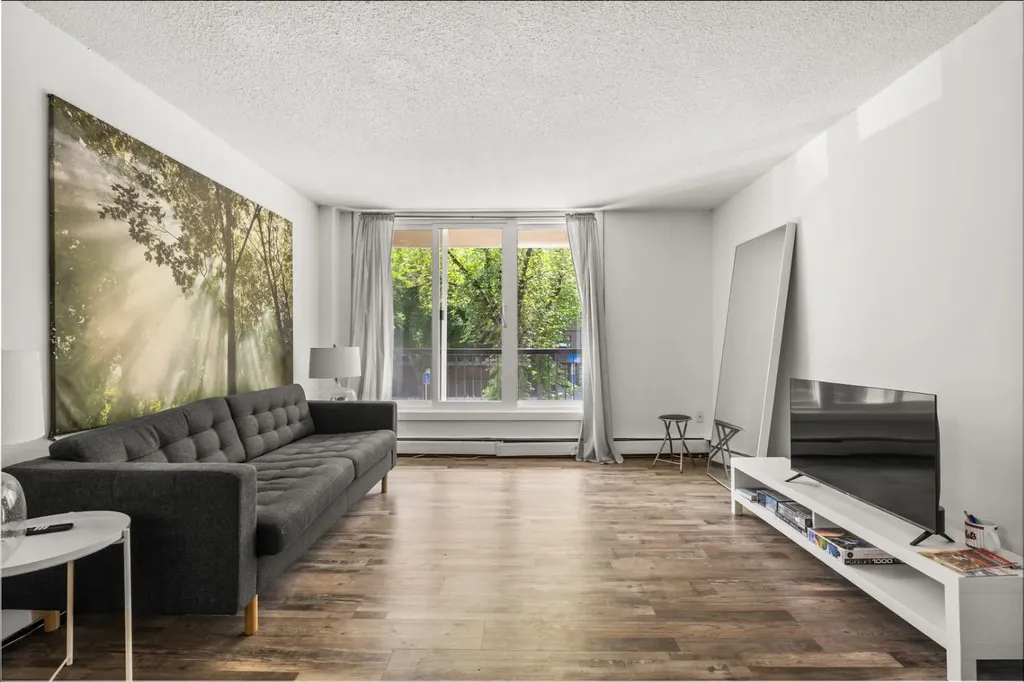 1312 13 Avenue SW Calgary AB T3C 0T3