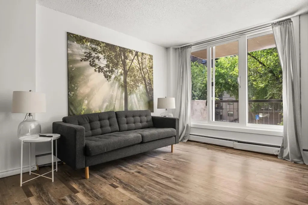 1312 13 Avenue SW Calgary AB T3C 0T3