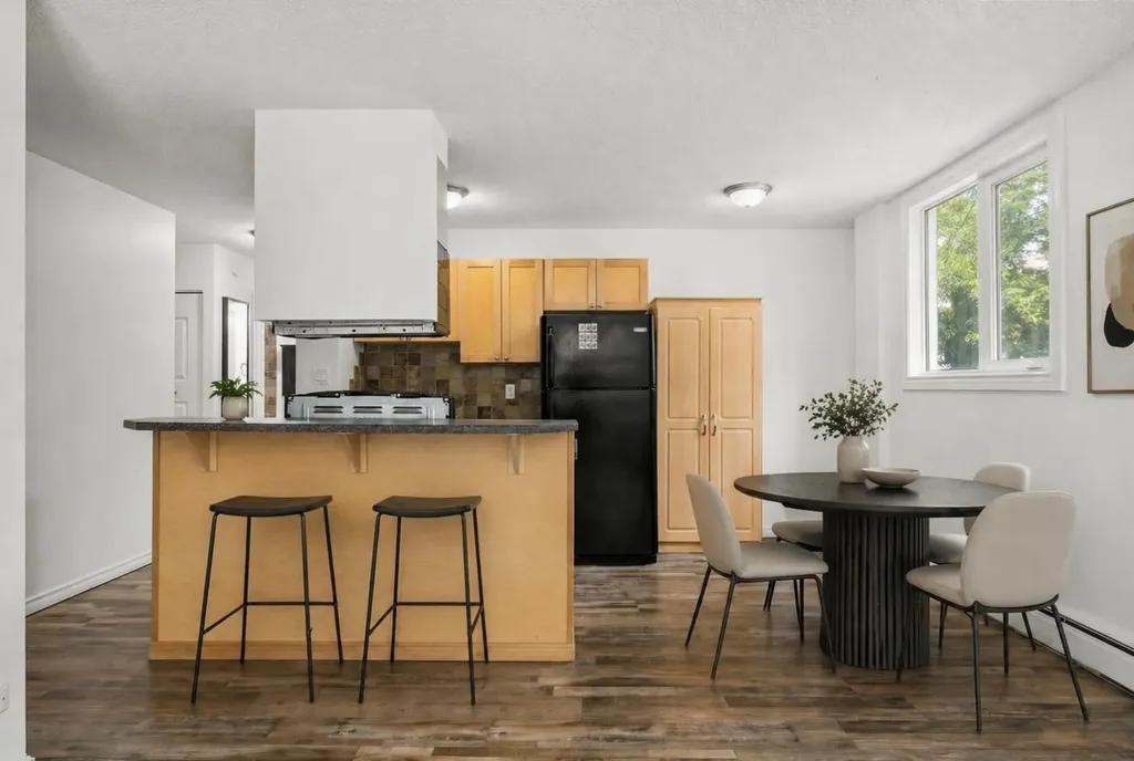1312 13 Avenue SW Calgary AB T3C 0T3