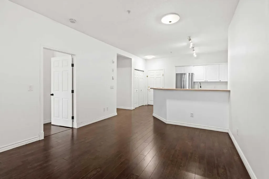 126 14 Avenue SW Calgary AB T2R 0L9