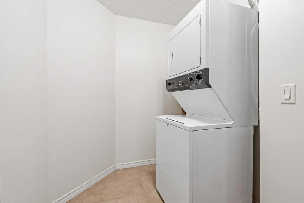 126 14 Avenue SW Calgary AB T2R 0L9