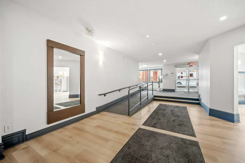 126 14 Avenue SW Calgary AB T2R 0L9