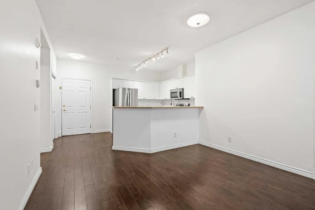 126 14 Avenue SW Calgary AB T2R 0L9