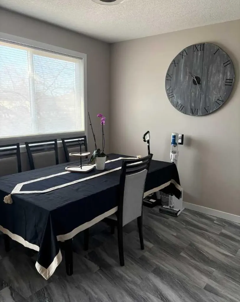 8322 101 Avenue Peace River AB T8S1N2