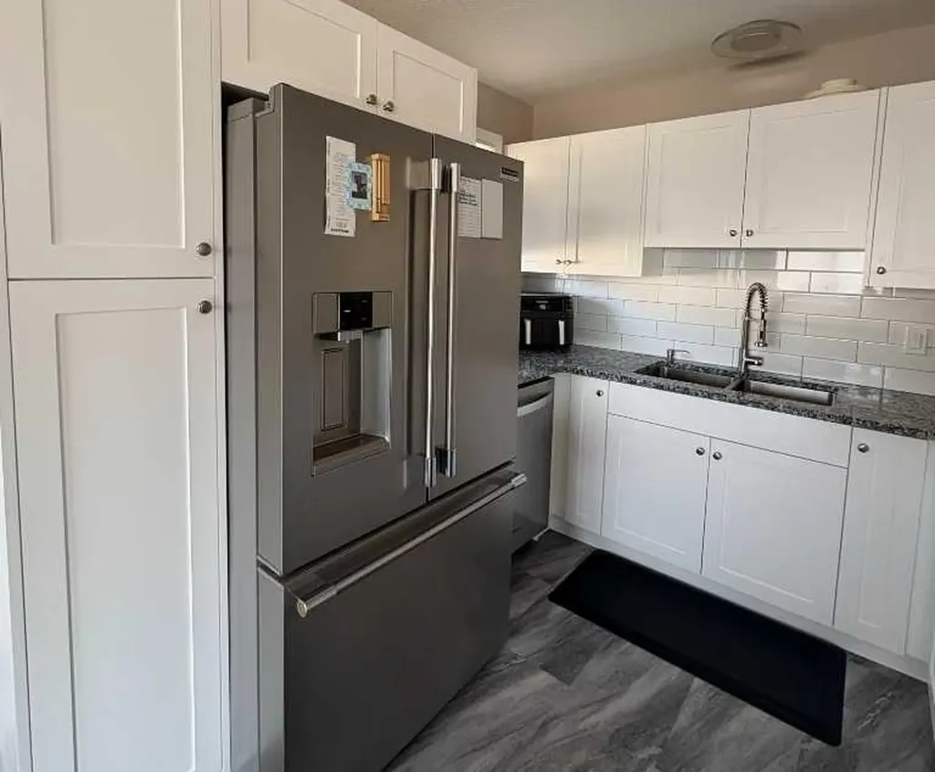 8322 101 Avenue Peace River AB T8S1N2