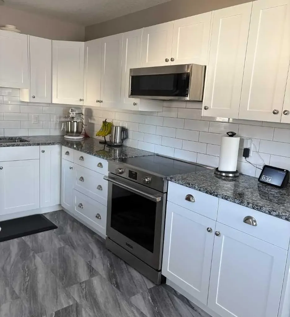 8322 101 Avenue Peace River AB T8S1N2