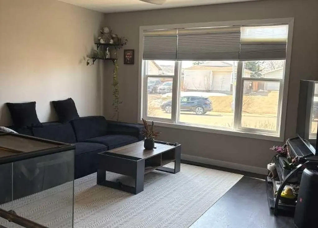 8322 101 Avenue Peace River AB T8S1N2
