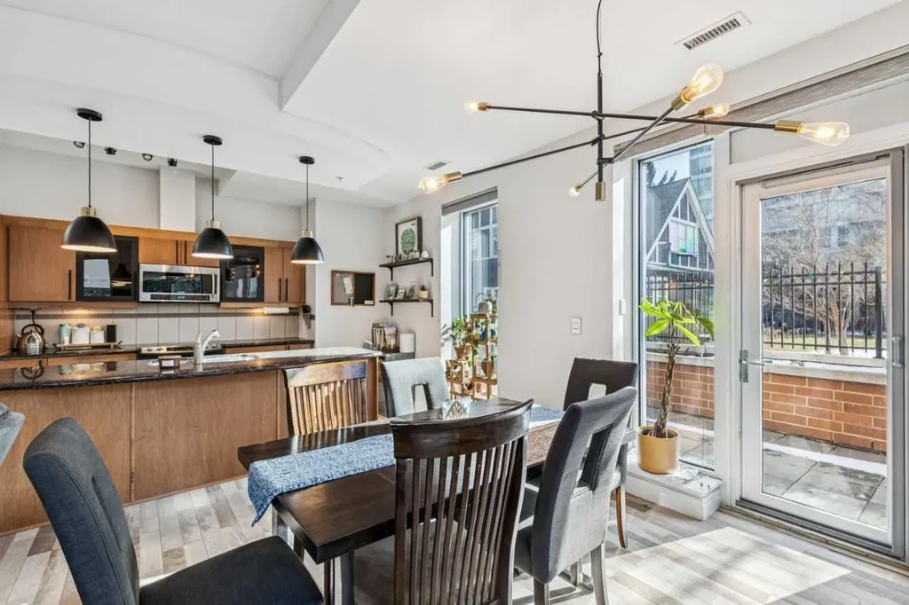 817 15 Avenue SW Calgary AB T2R0H8