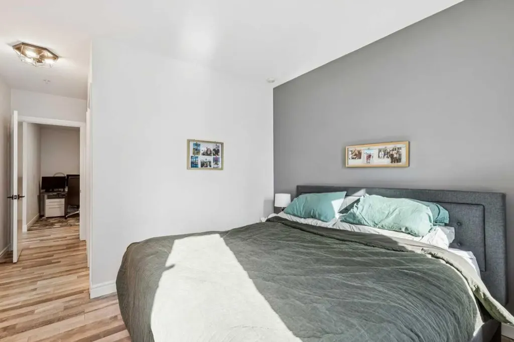 817 15 Avenue SW Calgary AB T2R0H8