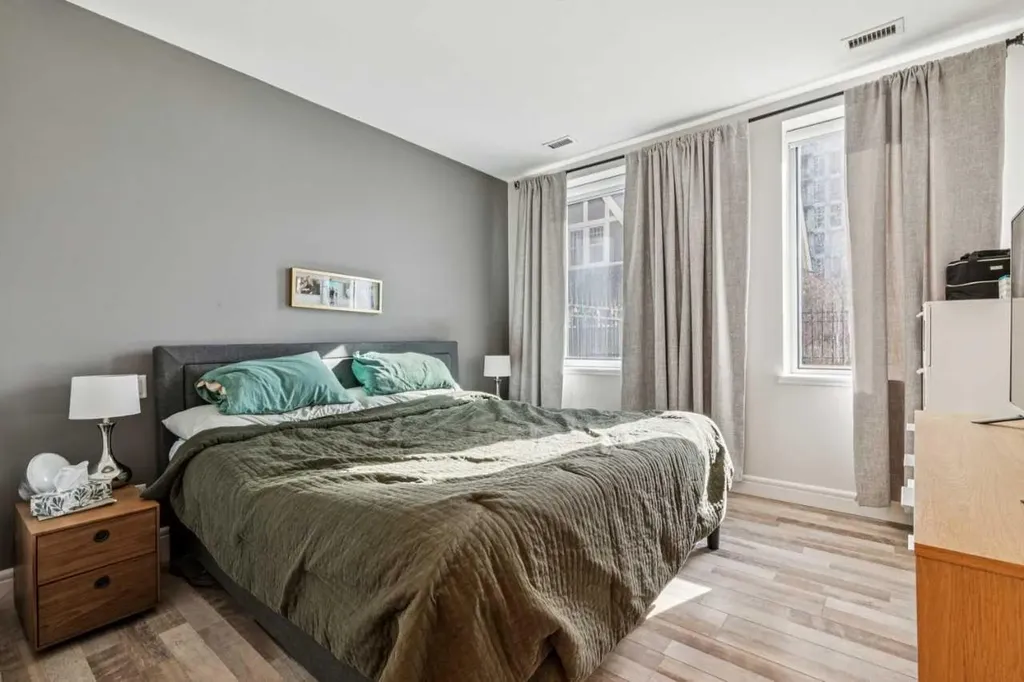 817 15 Avenue SW Calgary AB T2R0H8