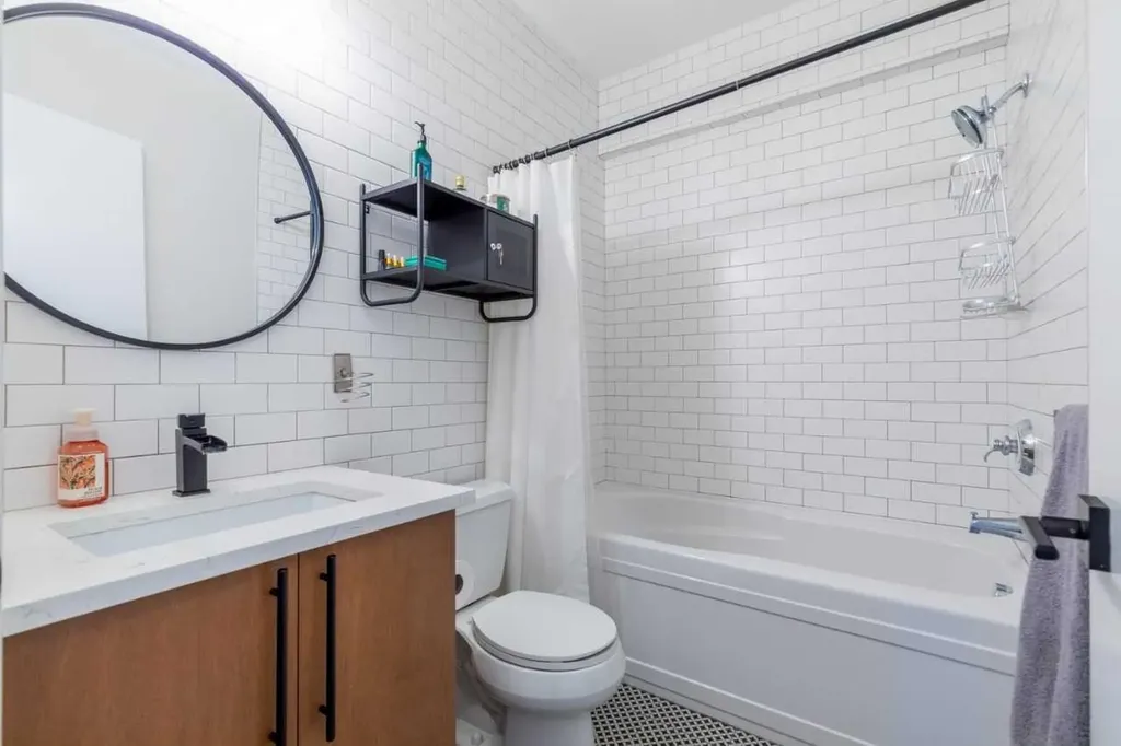 817 15 Avenue SW Calgary AB T2R0H8