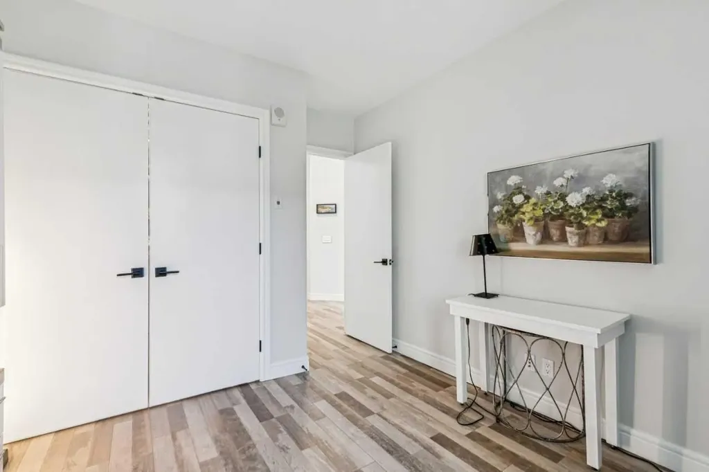 817 15 Avenue SW Calgary AB T2R0H8