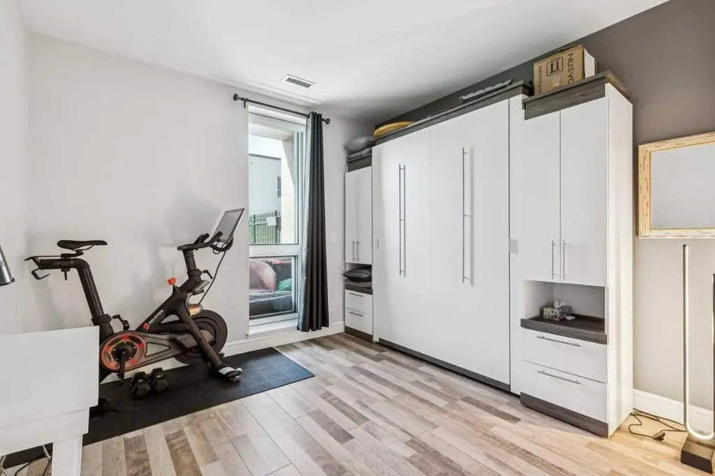 817 15 Avenue SW Calgary AB T2R0H8