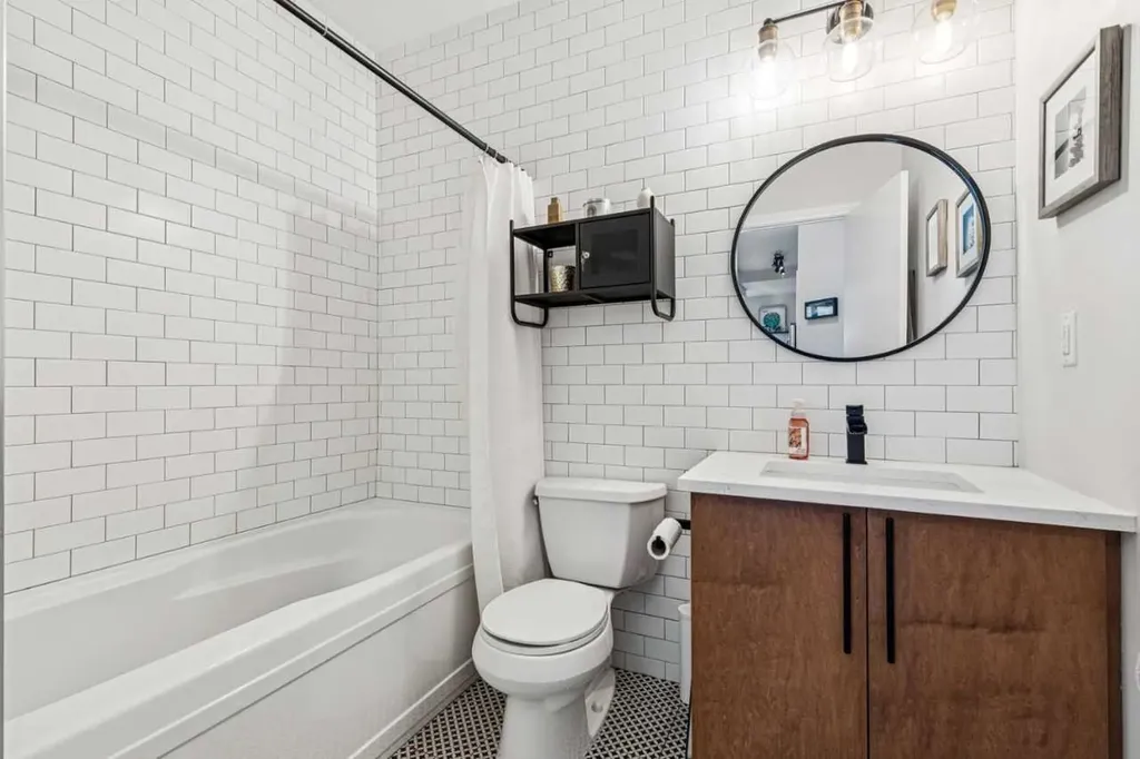 817 15 Avenue SW Calgary AB T2R0H8