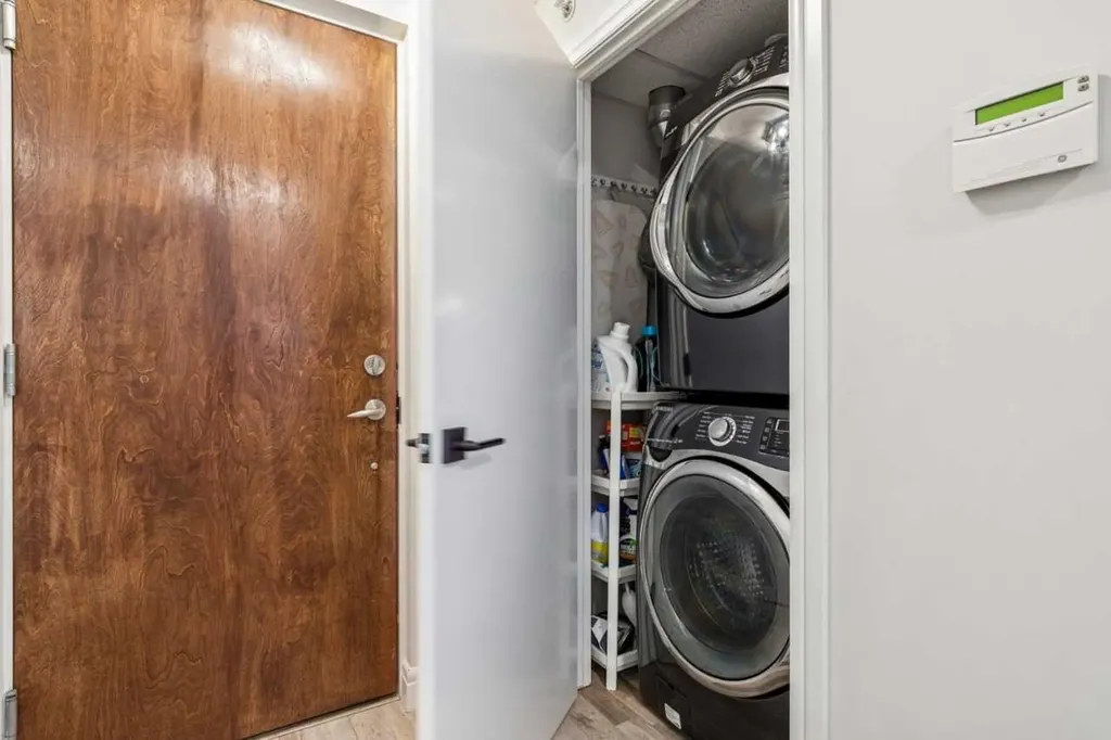 817 15 Avenue SW Calgary AB T2R0H8