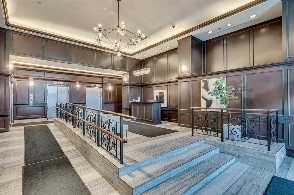 817 15 Avenue SW Calgary AB T2R0H8