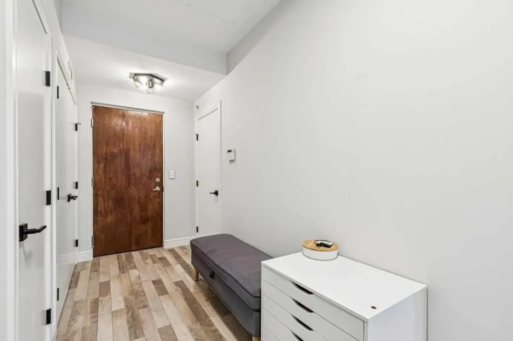 817 15 Avenue SW Calgary AB T2R0H8