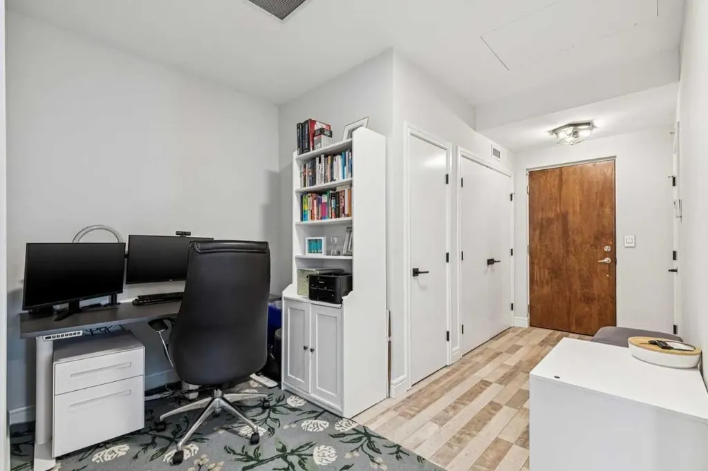 817 15 Avenue SW Calgary AB T2R0H8