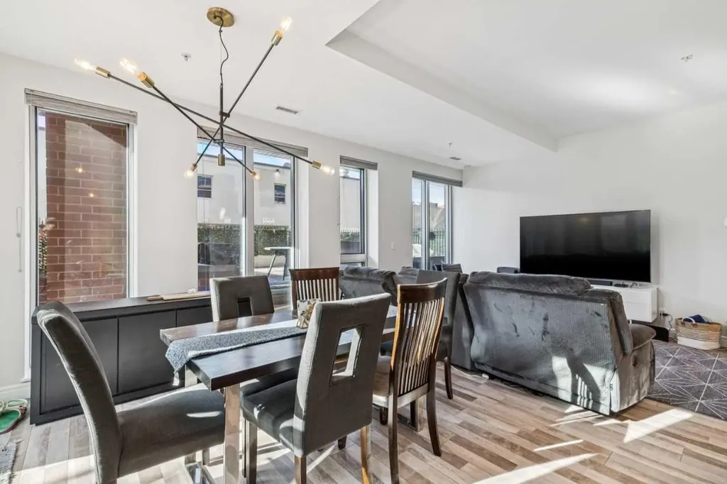 817 15 Avenue SW Calgary AB T2R0H8