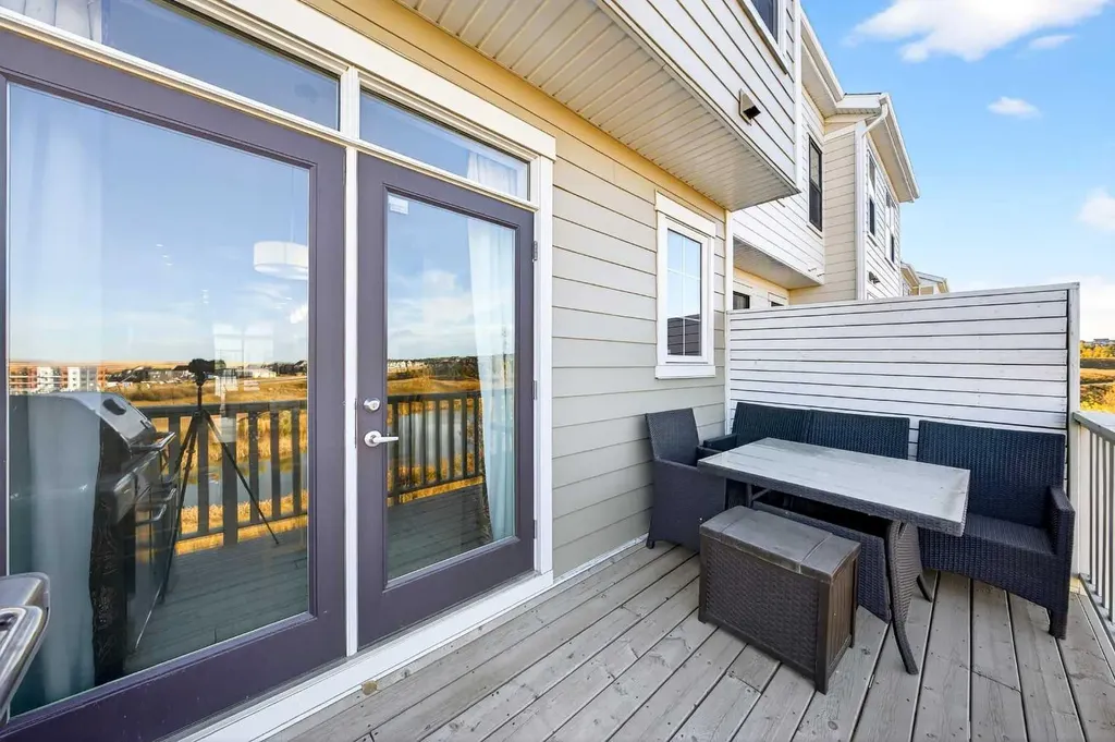 503 Nolanfield Villas NW Calgary AB T3R 0T9