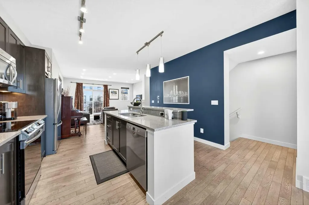 503 Nolanfield Villas NW Calgary AB T3R 0T9