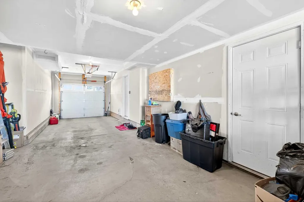 503 Nolanfield Villas NW Calgary AB T3R 0T9