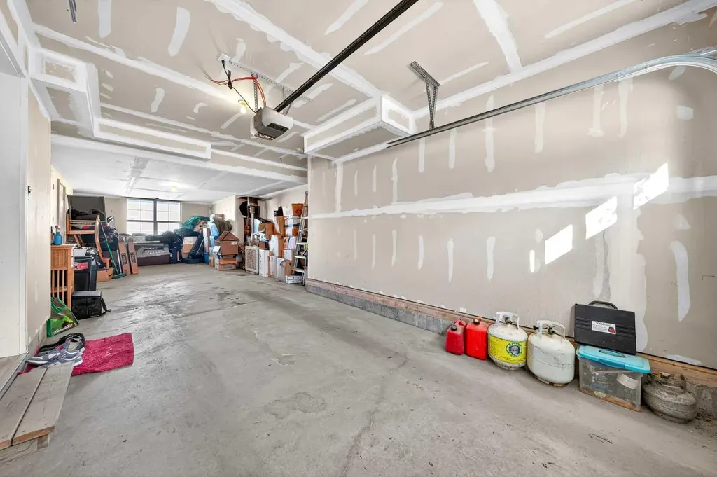 503 Nolanfield Villas NW Calgary AB T3R 0T9