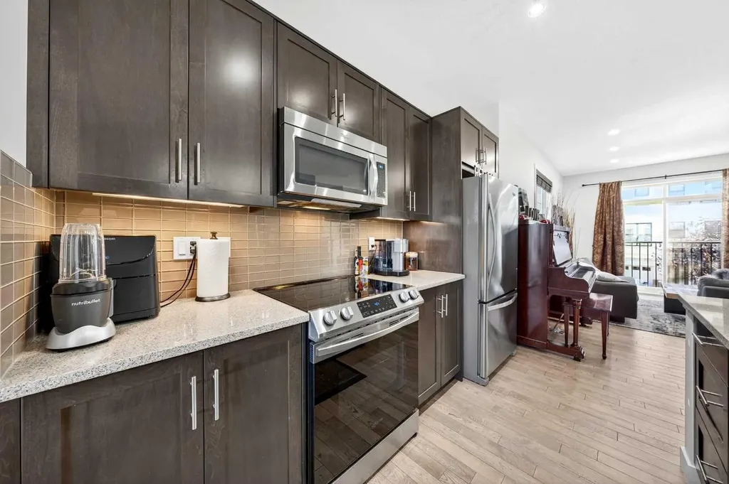 503 Nolanfield Villas NW Calgary AB T3R 0T9