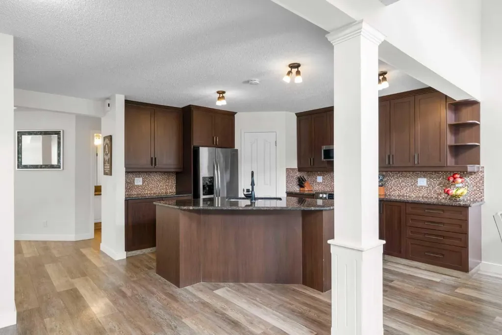 176 Douglas Ridge Green SE Calgary AB T2Z 2T4