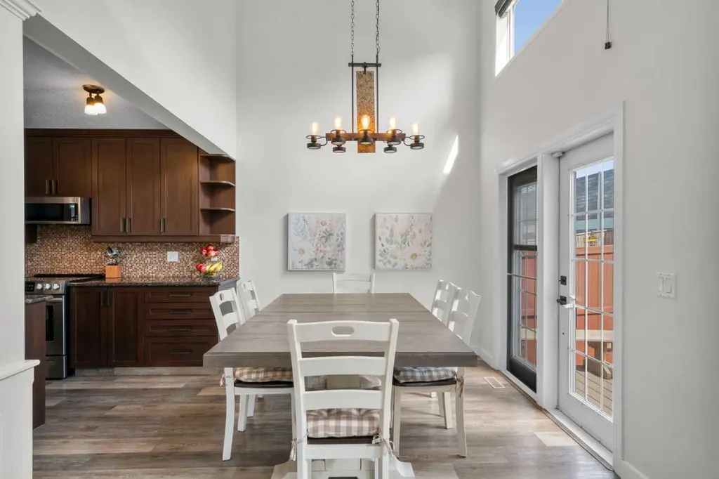 176 Douglas Ridge Green SE Calgary AB T2Z 2T4